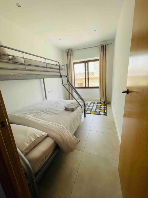 Attic Apartment In Old Town เดเนีย ภายนอก รูปภาพ