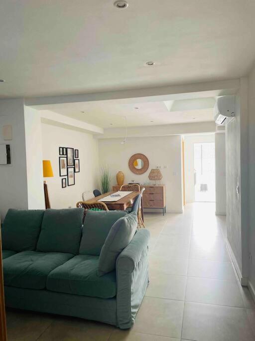 Attic Apartment In Old Town เดเนีย ภายนอก รูปภาพ